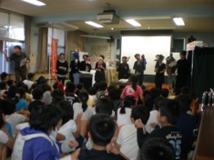 フードバンク城東小学校人形劇公演.JPG